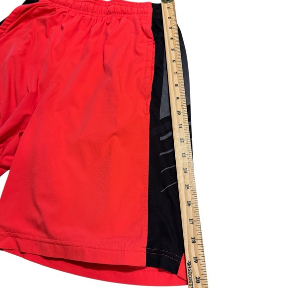 2/$20‎ Under Armour Shorts Men S HeatGear Loose Fit Red Black Athletic - Picture 4 of 4